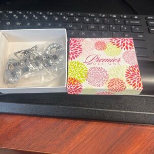 New in box Premiere Designs Starlet snap bracelet